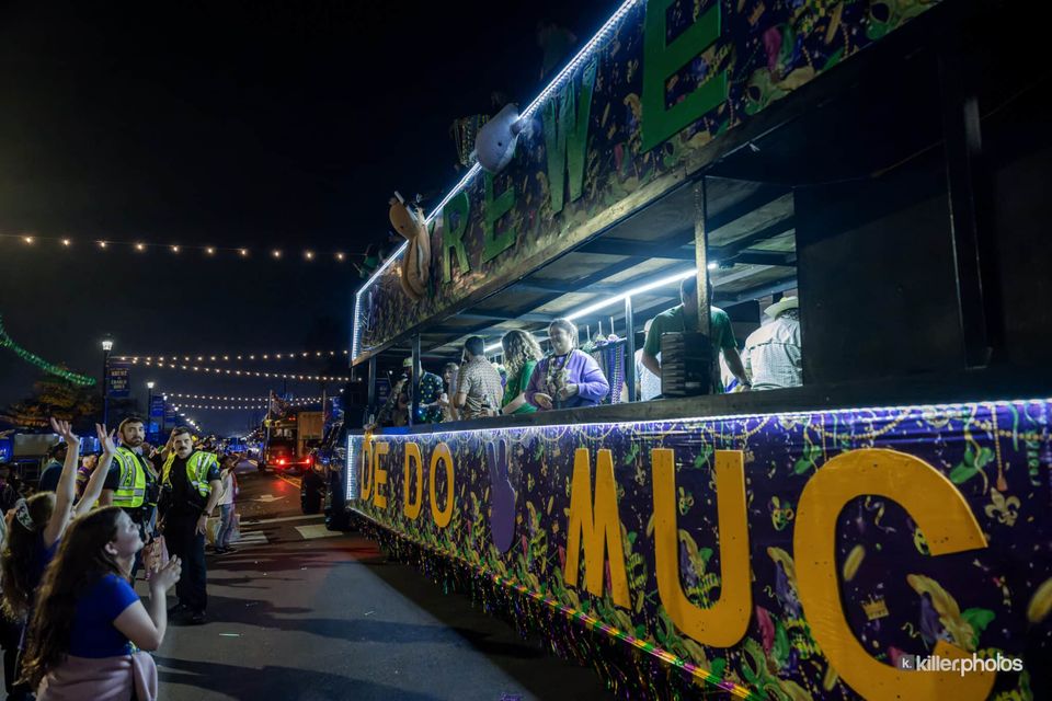 Laissez Les Bons Temps Rouler: The Mardi Gras Merchants’ Parade, photo 4