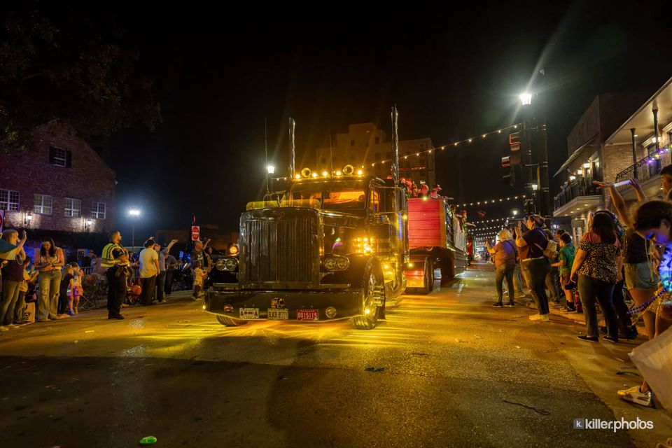 Laissez Les Bons Temps Rouler: The Mardi Gras Merchants’ Parade, photo 5