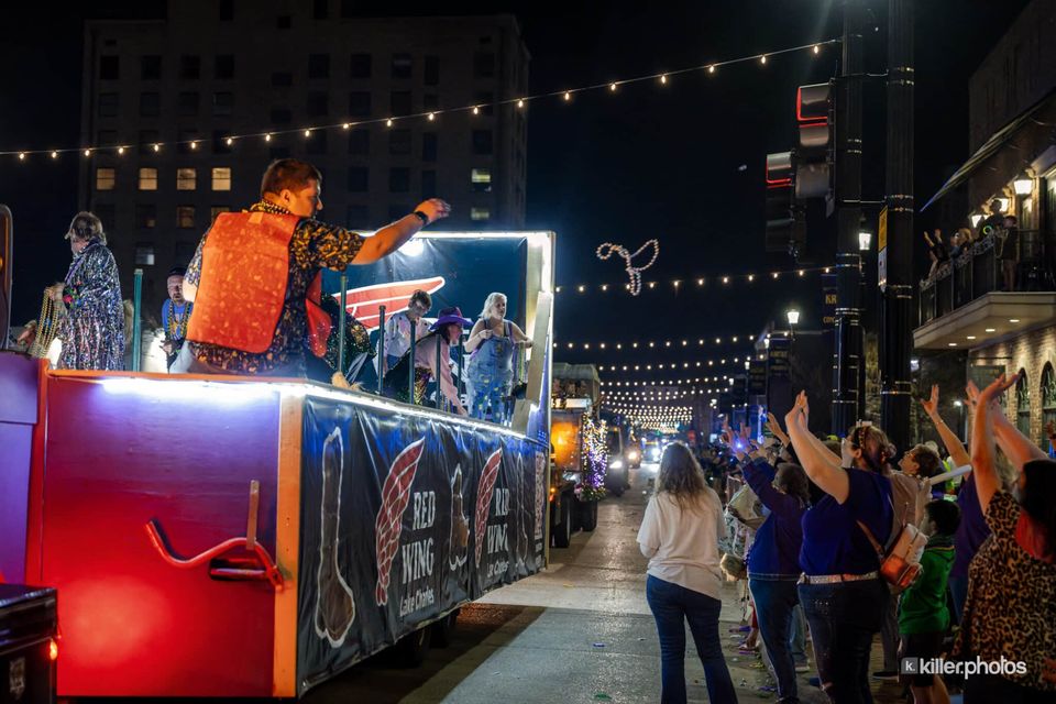 Laissez Les Bons Temps Rouler: The Mardi Gras Merchants’ Parade, photo 6