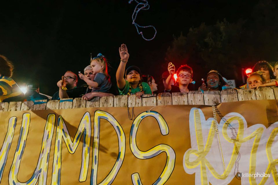 Laissez Les Bons Temps Rouler: The Mardi Gras Merchants’ Parade, photo 15