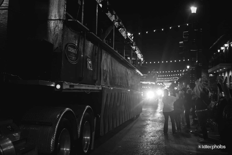 Laissez Les Bons Temps Rouler: The Mardi Gras Merchants’ Parade, photo 17