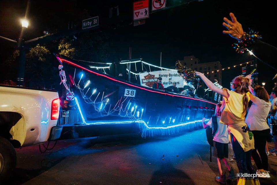 Laissez Les Bons Temps Rouler: The Mardi Gras Merchants’ Parade, photo 24