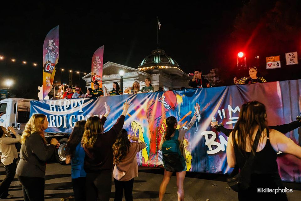 Laissez Les Bons Temps Rouler: The Mardi Gras Merchants’ Parade, photo 26