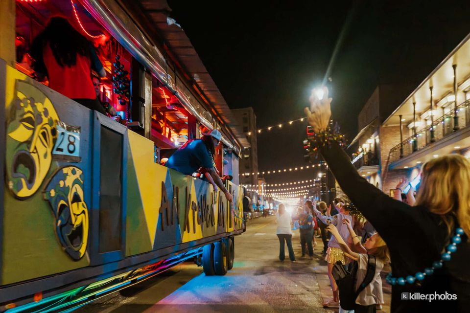 Laissez Les Bons Temps Rouler: The Mardi Gras Merchants’ Parade, photo 31