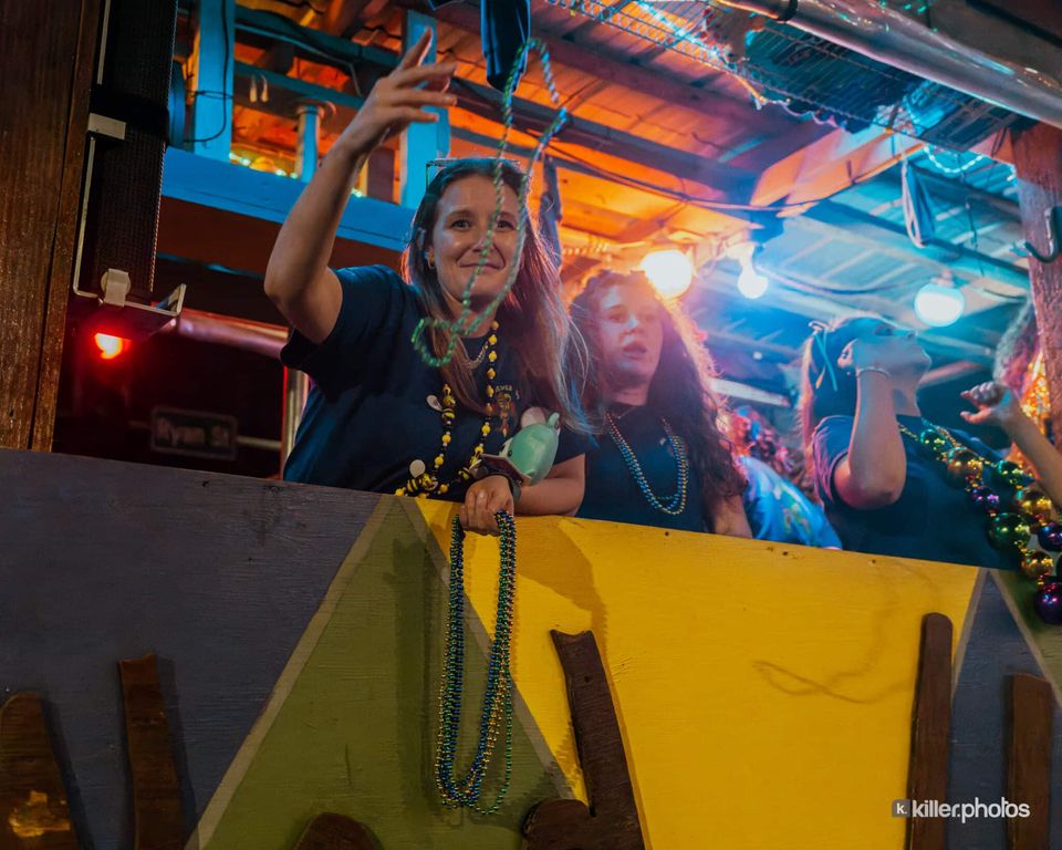 Laissez Les Bons Temps Rouler: The Mardi Gras Merchants’ Parade, photo 33