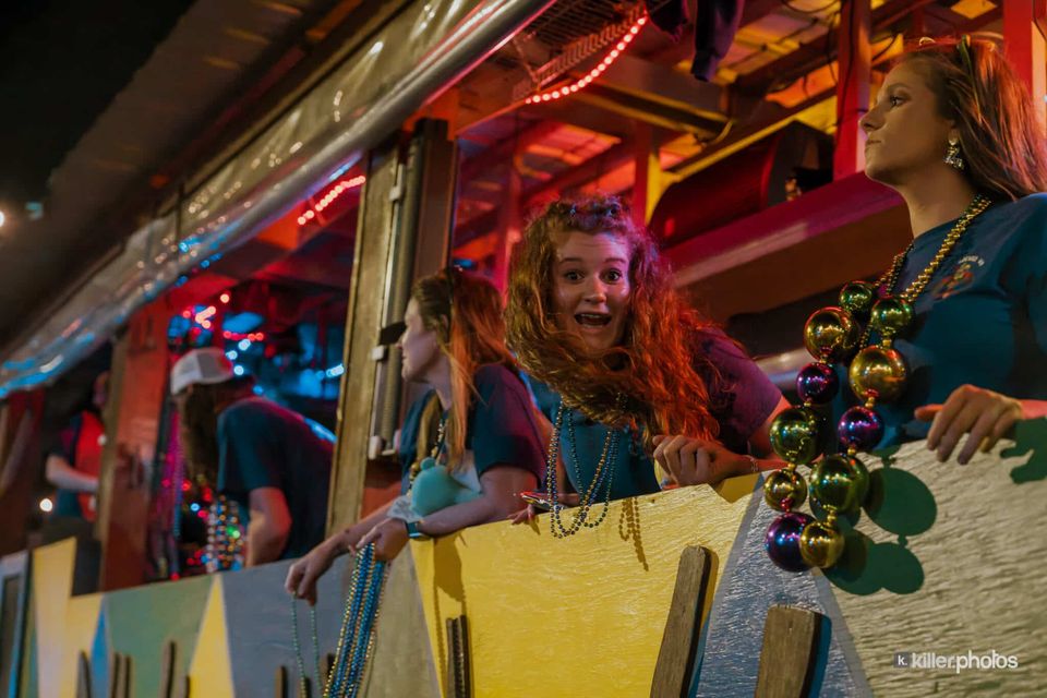 Laissez Les Bons Temps Rouler: The Mardi Gras Merchants’ Parade, photo 1