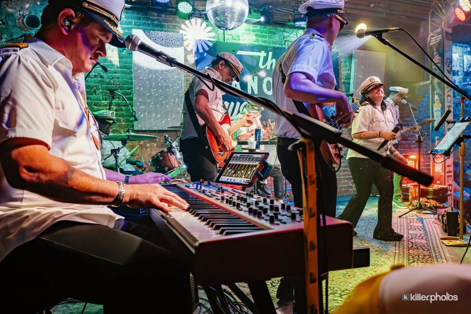 Catalina Wine Mixer at Panorama Music House, photo 4